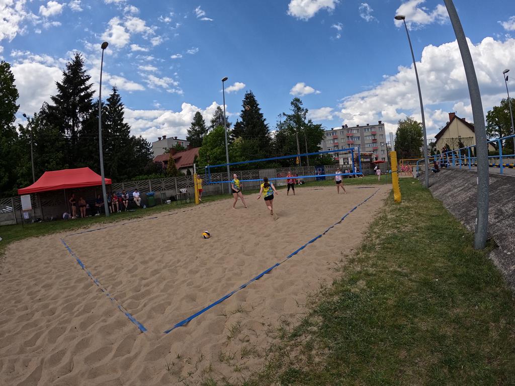 Turniej siatkówki plażowej „Majówka na piasku” 13-14.05.2023